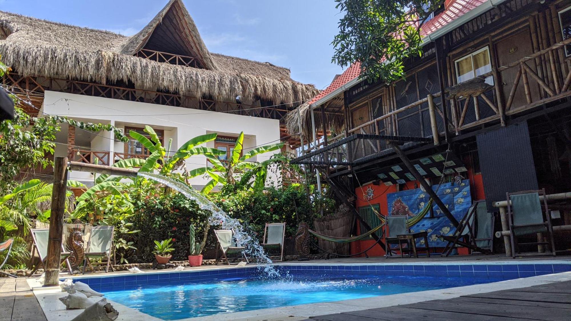 La Natura Hostel & Pool Паломино Екстериор снимка